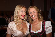 Barbara Osthoff, Ex-Ski-Ass  Michaela Gerg bei der Nacht der Tracht {©Foto: Martin Schmitz)